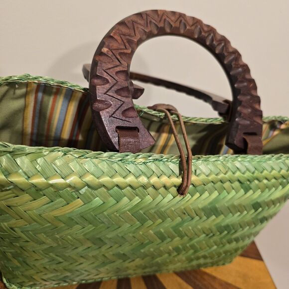 Vintage Boho Island Woven Wicker Bag Purse Rattan Green Wood Handle Beach Hippie - Picture 13 of 15
